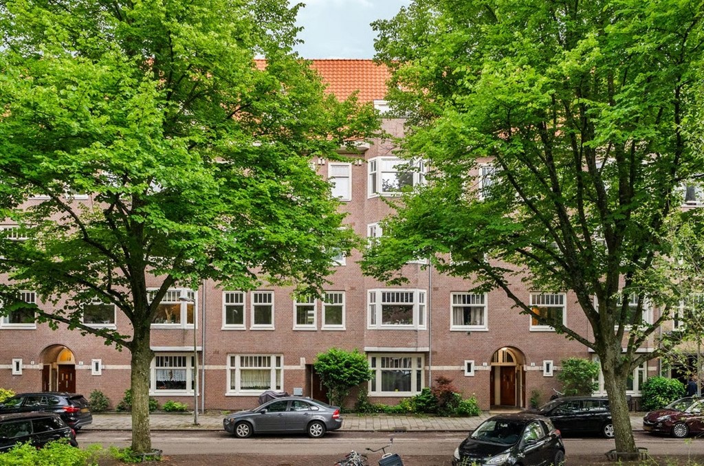 Van Tuyll van Serooskerkenweg 73-1, 1076JG Amsterdam